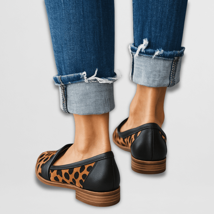 ALINA – CLASSIC SUEDE LOAFERS
