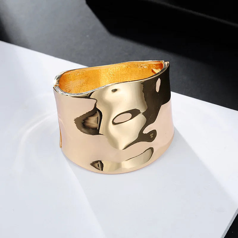 Luvora | Asymmetric Statement Bangle