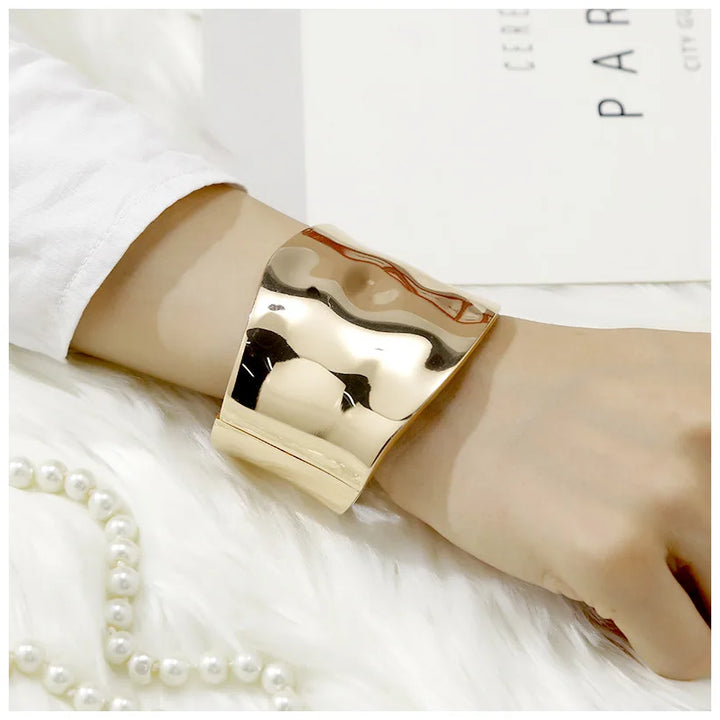 Luvora | Asymmetric Statement Bangle