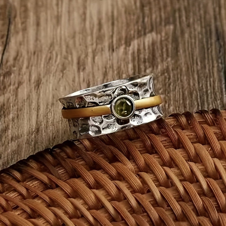 VERITY – ELEGANT GREEN RING